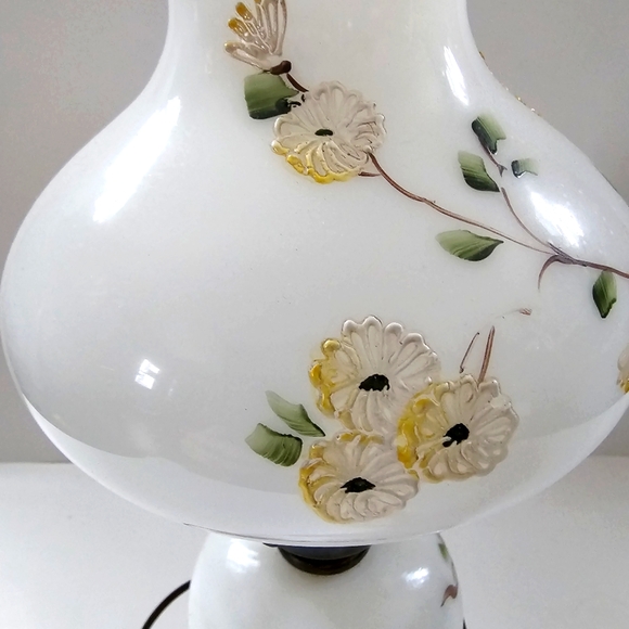 Vintage Table Lamp Hand Painted Hurricane Gone with the Wind Milk Glass - Picture 2 of 15